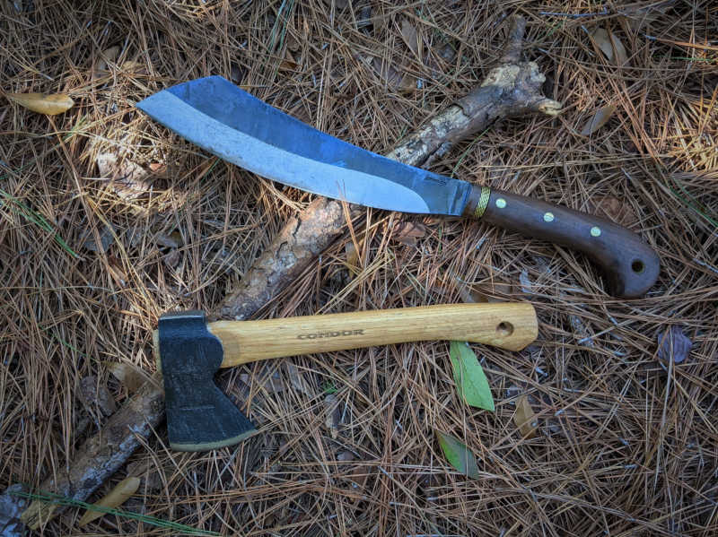 A hatchet vs machete size comparison
